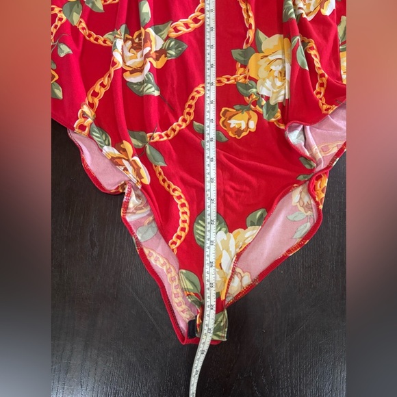 Caren Sport Red Floral Chain Design Ruffled Bodysuit Size 3X - Picture 11 of 12